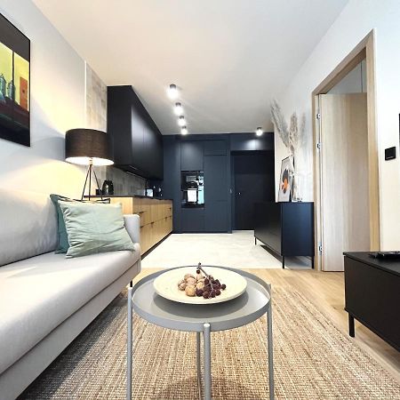 Wyszynskiego Apartment - Self Check-In 20H - Parking &Lift Wroclaw Luaran gambar