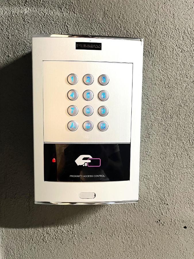 Wyszynskiego Apartment - Self Check-In 20H - Parking &Lift Wroclaw Luaran gambar